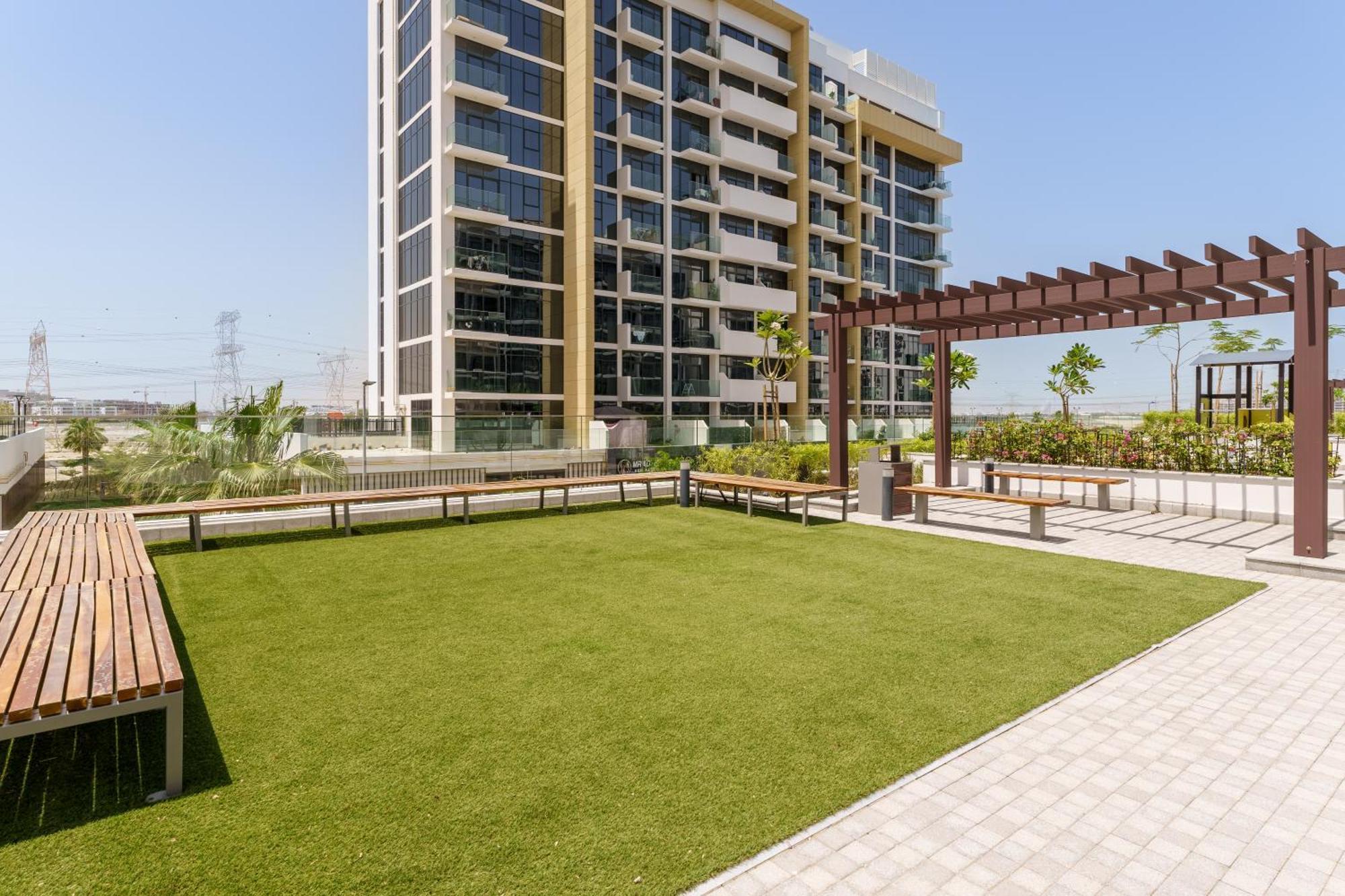 Chic 1br In Azizi Riviera, Meydan