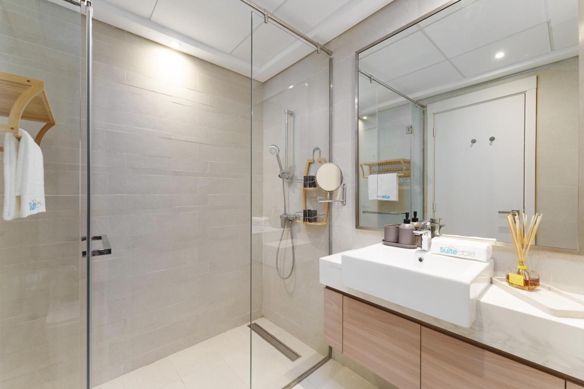 Chic 1br In Azizi Riviera, Meydan Dubai