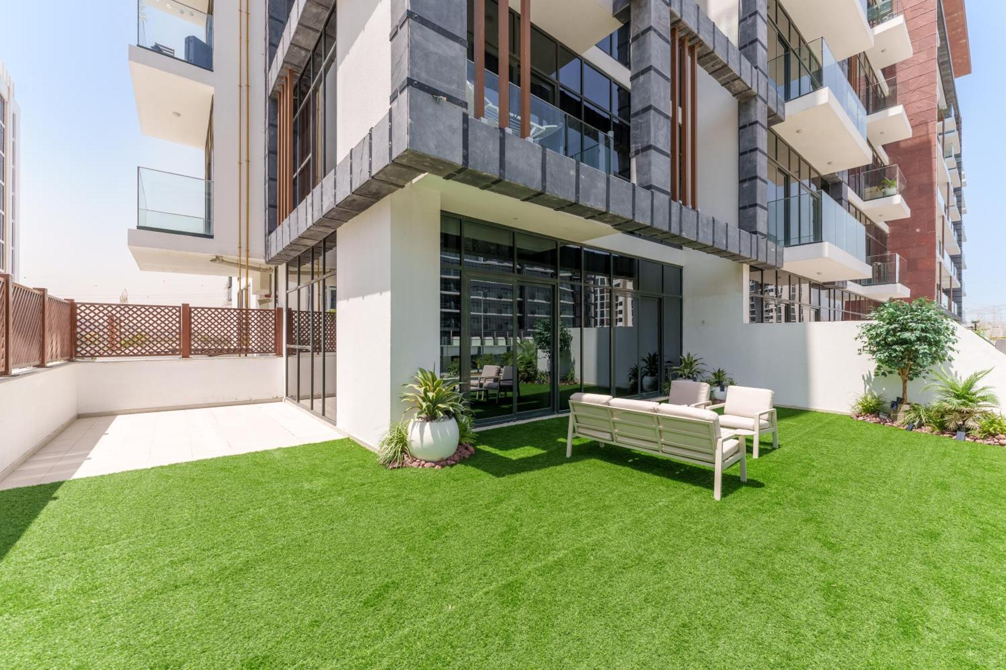 Chic 1br In Azizi Riviera, Meydan